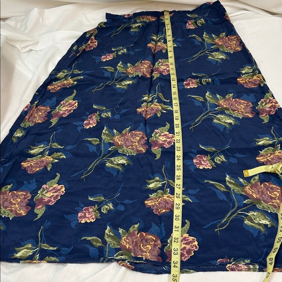 Kathy Ireland Dark Blue Floral Maxi Skirt Size 12 - Picture 7 of 8
